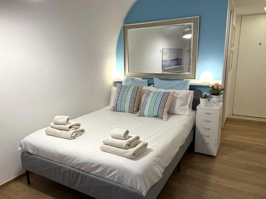 Tiny House In Centro Apartment Bari Bagian luar foto