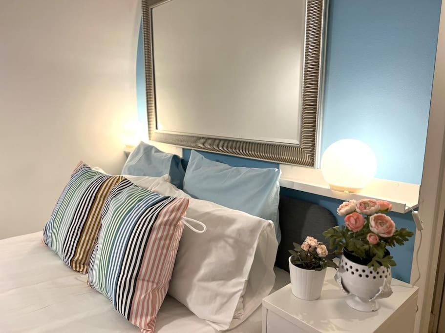 Tiny House In Centro Apartment Bari Bagian luar foto