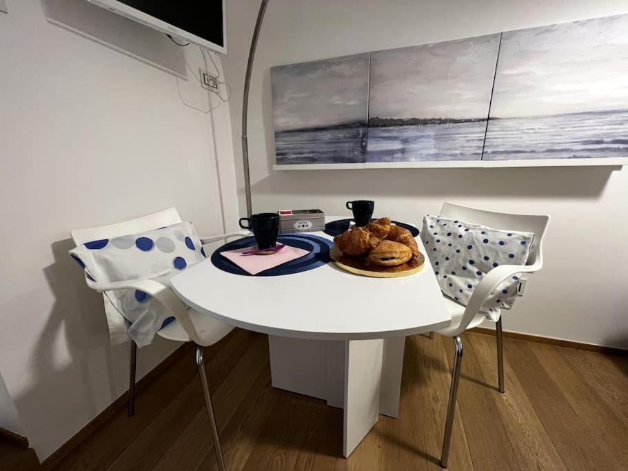 Tiny House In Centro Apartment Bari Bagian luar foto